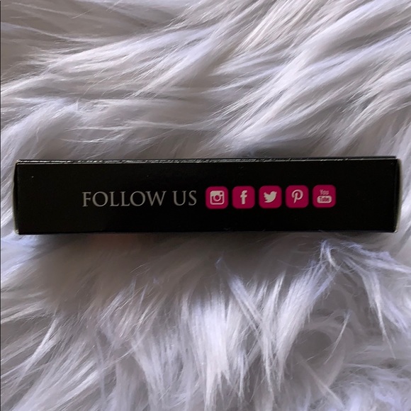 Amazing Cosmetics Corrector in medium-deep - Picture 2 of 6